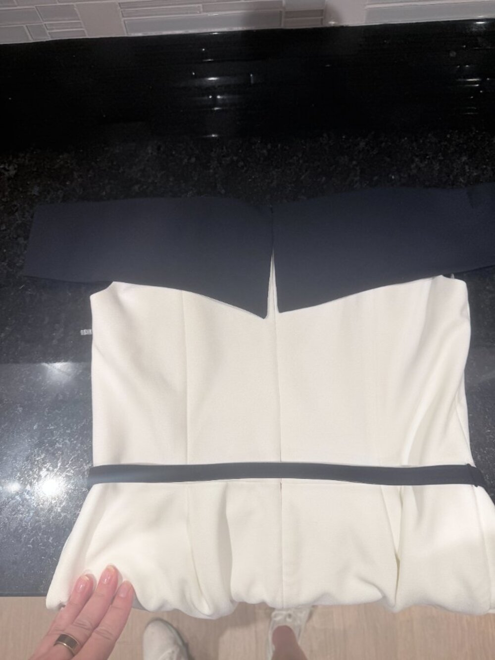 White House Black Market Colorblock off the shoulder dress, size 6 - Picture 4 of 5